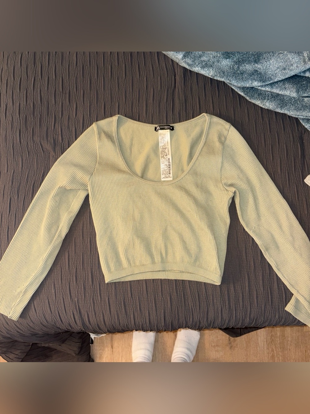 Zara Ribbed Scoop-Neck Long Sleeve Crop Top - Sage Green